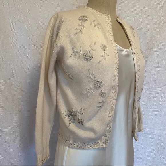 Vintage lined lambswool Sm cream cardigan. - Picture 3 of 12